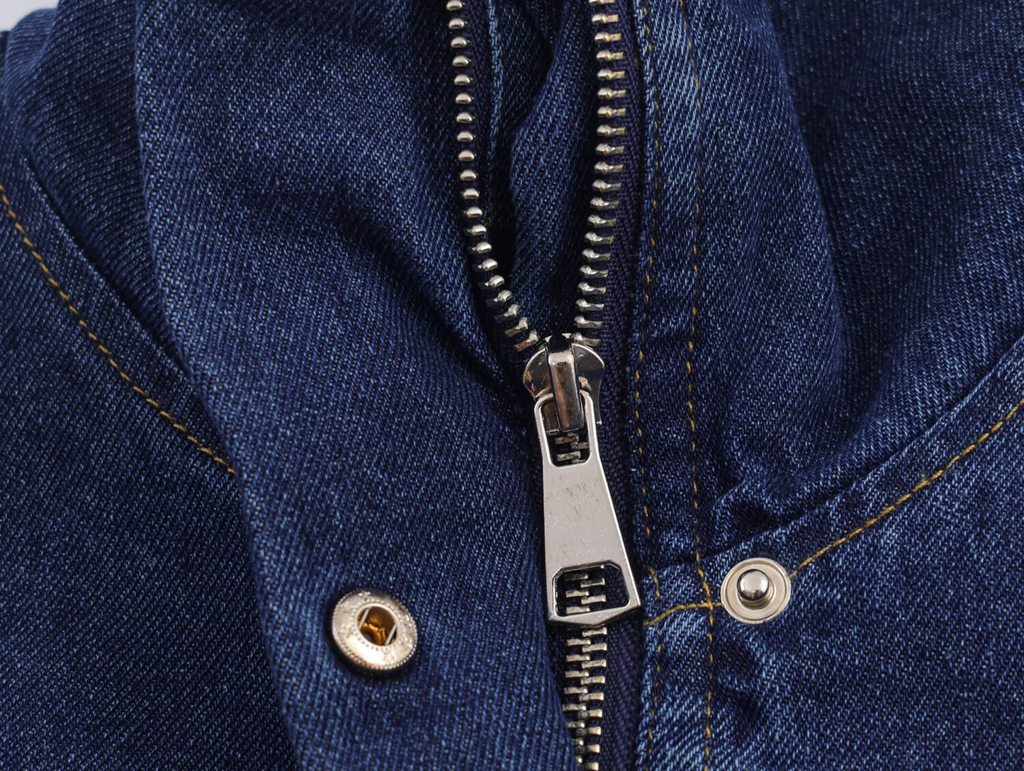 Jaqueta de Hawkins: Bomber Jeans Vintage Oversized.