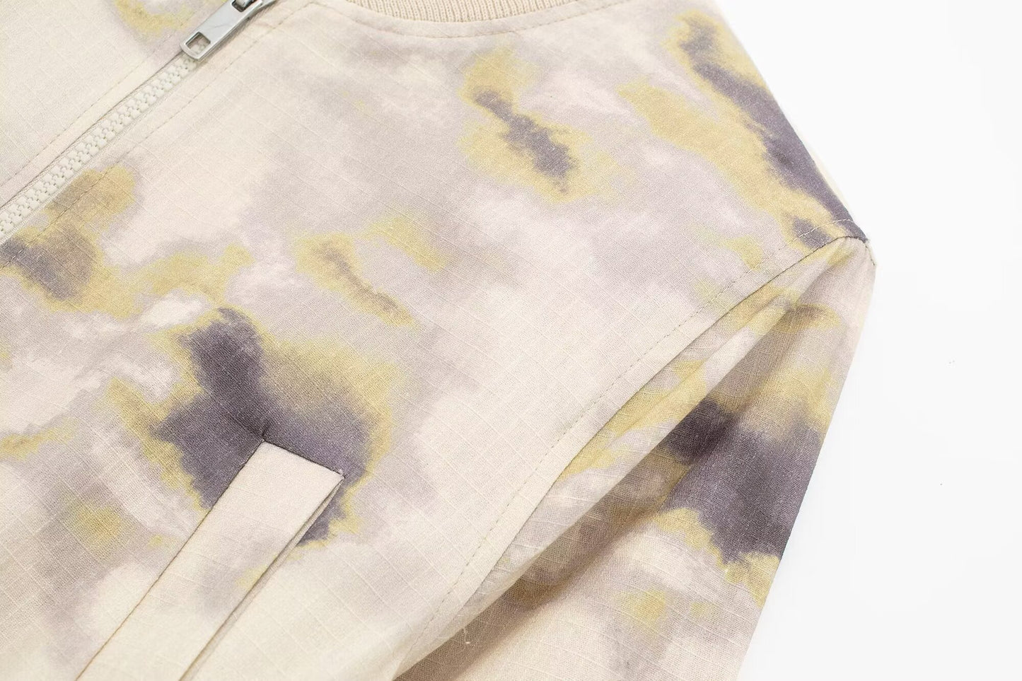 Conjunto Vanguard: Bomber Tie Dye Exclusiva e Minissaia Loose Fit (Curadoria Premium) 2026